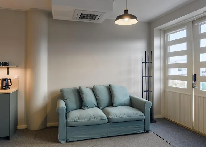 Hangon Asema 6 - Yksioe Terassilla, Ei Portaita Ханко