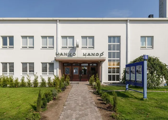 Hangon Asema 6 - Yksioe Terassilla, Ei Portaita Апартаменты Ханко