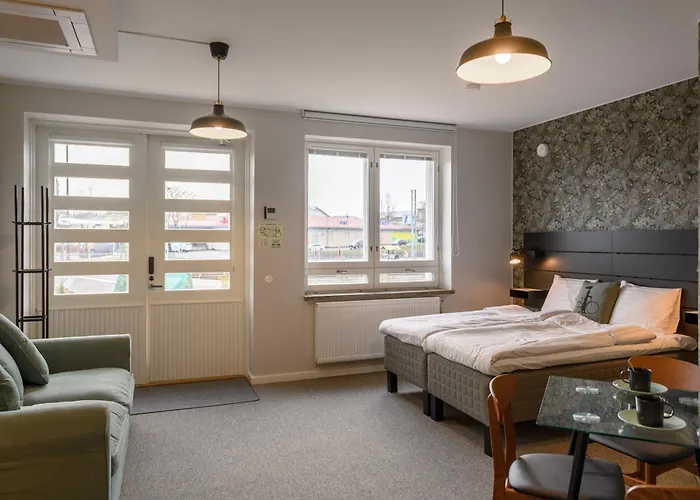 Hangon Asema 6 - Yksioe Terassilla, Ei Portaita Апартаменты Ханко